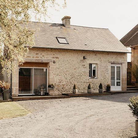 Le Clos Poulain Petits Gites De Charme Et Chambres D'Hotes Familiales Au Calme Proche Bayeux Et Des Plages Nonant Esterno foto
