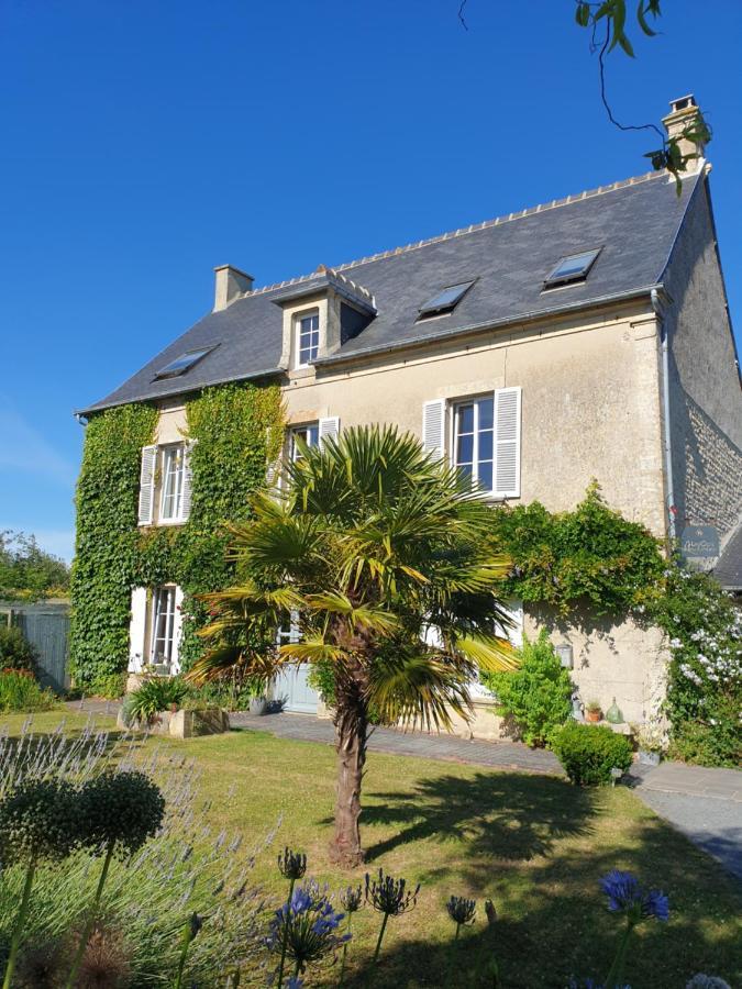 Le Clos Poulain Petits Gites De Charme Et Chambres D'Hotes Familiales Au Calme Proche Bayeux Et Des Plages Nonant Esterno foto