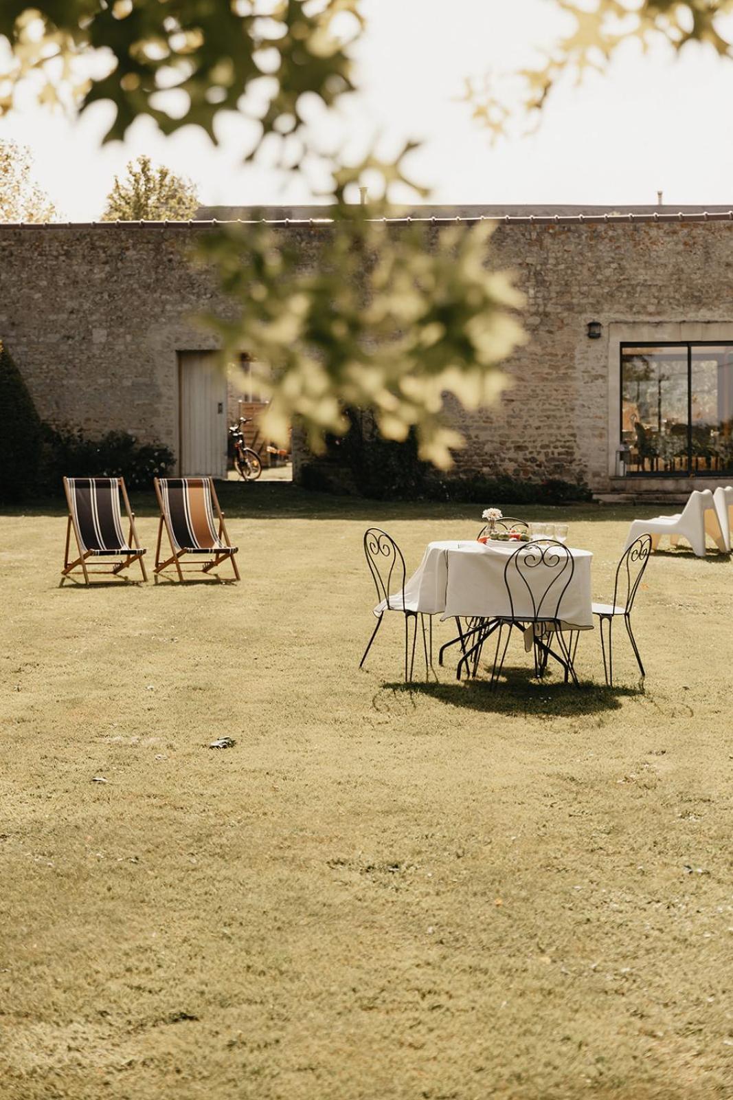 Le Clos Poulain Petits Gites De Charme Et Chambres D'Hotes Familiales Au Calme Proche Bayeux Et Des Plages Nonant Esterno foto