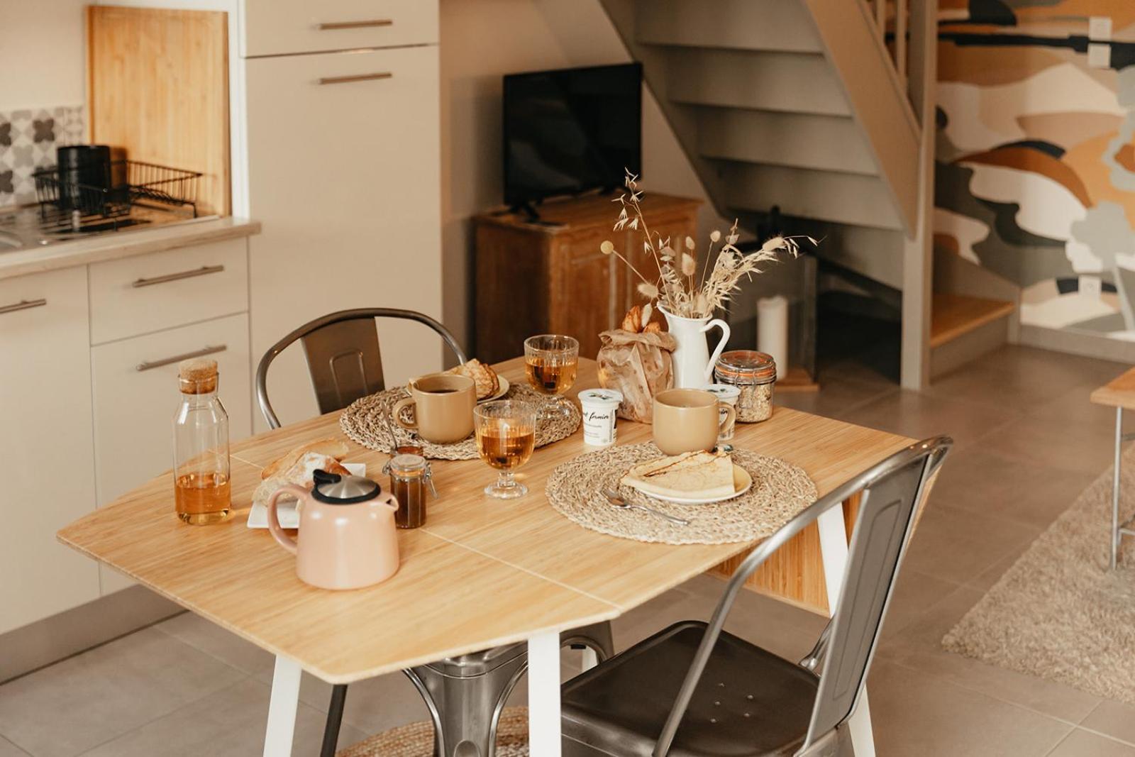 Le Clos Poulain Petits Gites De Charme Et Chambres D'Hotes Familiales Au Calme Proche Bayeux Et Des Plages Nonant Esterno foto